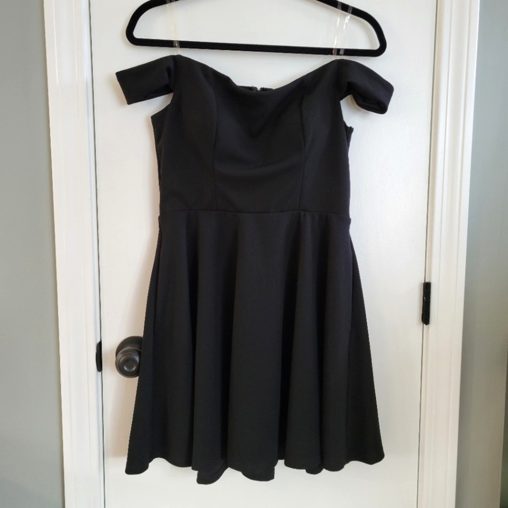 NWT • Francesca's little black dress with off the shoulder sleeves
